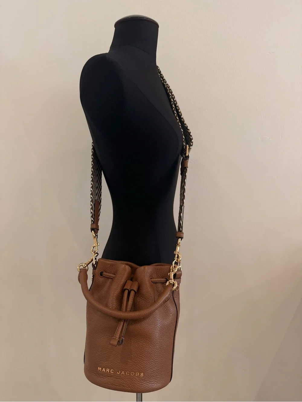 NWT Marc Jacobs groove bucket bag - cognac
